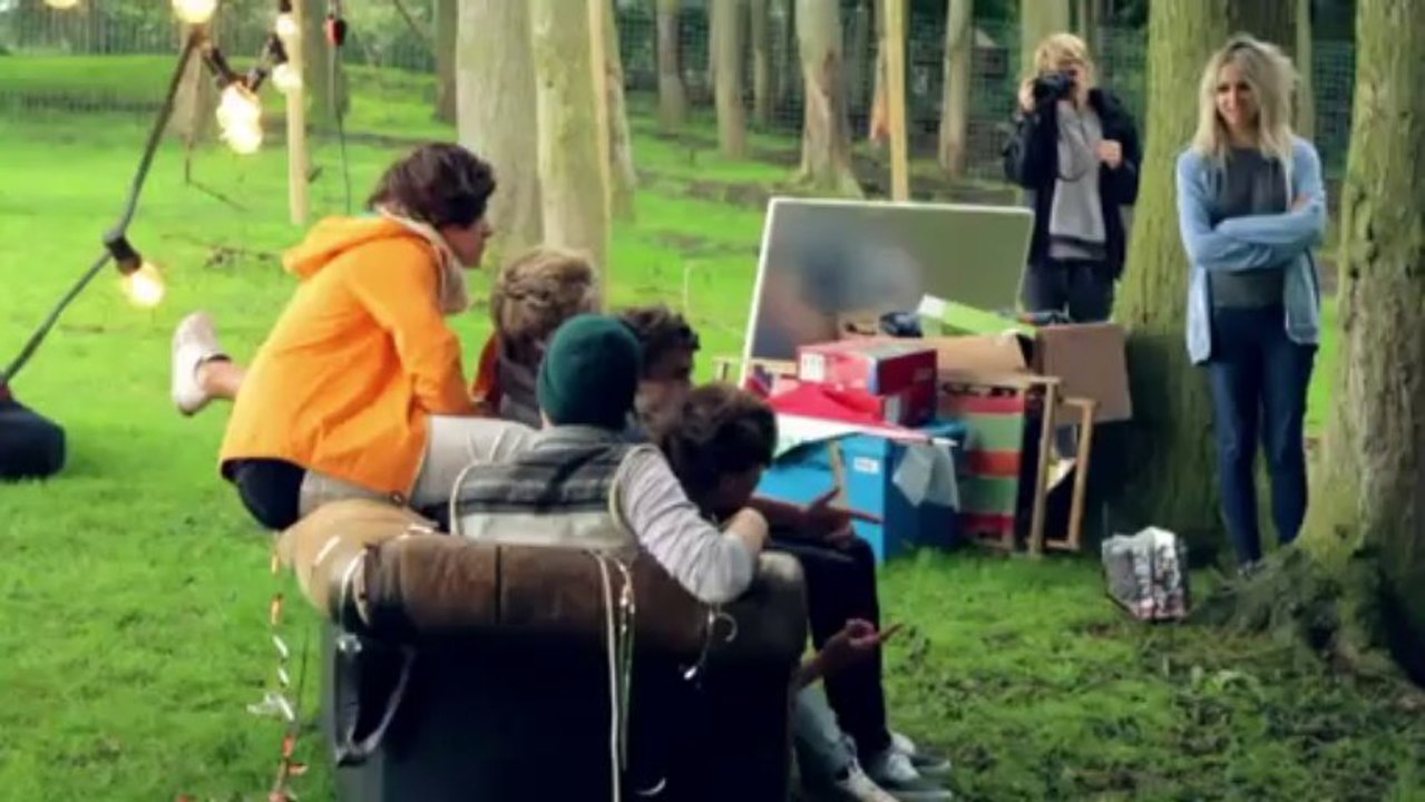 One Direction - Behind the scenes at the photoshoot - Zayn