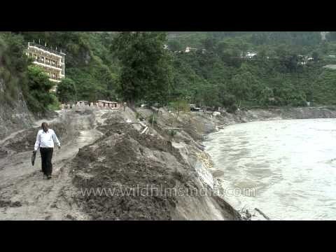 Shiva Lingam lying on river bank: Uttarakhand flood
