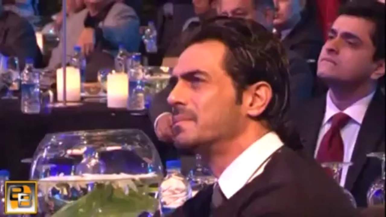 Arjun Rampal MISBEHAVES with a Fan