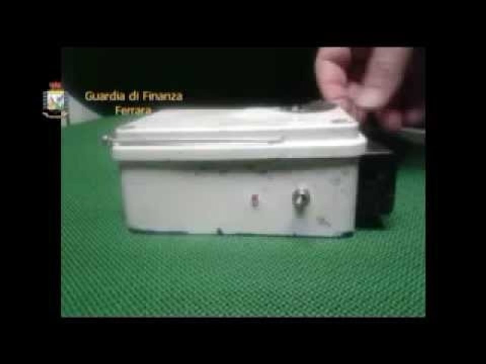 Ferrara - Blitz della Finanza in un laboratorio tessile cinese (31.07.13)