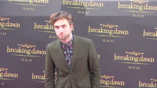 Is Robert Pattinson Hooking Up With Riley Keough?