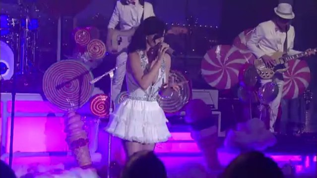 Katy Perry - Firework (Live on Letterman)