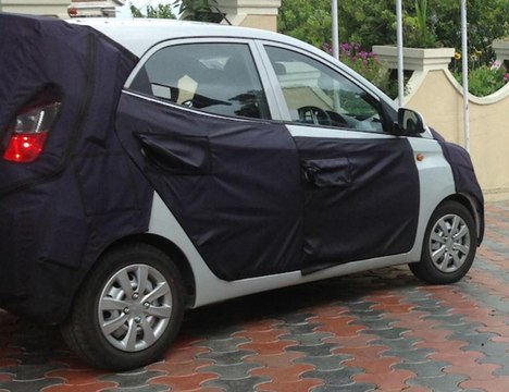 Hyundai Eon Facelift Spied Testing Alongside 2014 Hyundai i10!