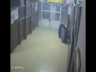 Okula saldırı anı kamerada