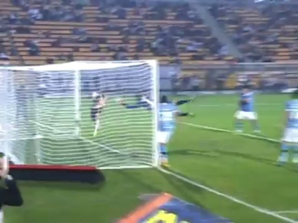 Corinthians supera Grêmio no Pacaembu