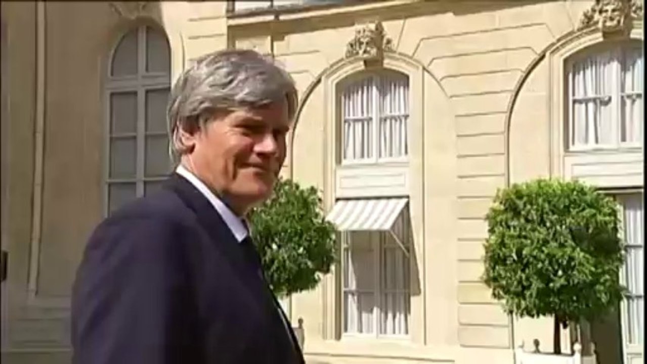 Des vacances pour le gouvernement mais "pas de vacance du pouvoir"