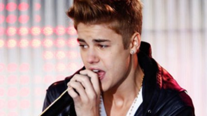 Justin Bieber Accused of Lip Synching