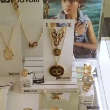 Five bijoux 43 rue d'avron 75020 Paris 0156069376 bijouterie Five