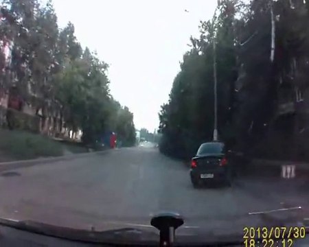 Un automobiliste à peur d'un klaxon et se crashe