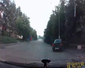 Un automobiliste à peur d'un klaxon et se crashe