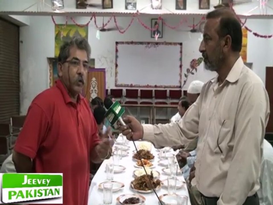 Prof. Shahzad Haroon Bhutta on Aftaar party talked with Jeevey Pakistan. ( Govt. School for Deaf (boys), Gung Mahal Gulberg, Lahore. )