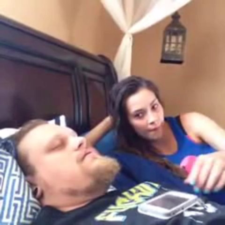 Quand Siri surveille votre iPhone... et votre copine AHAHA !!! Vive la technologie Apple...