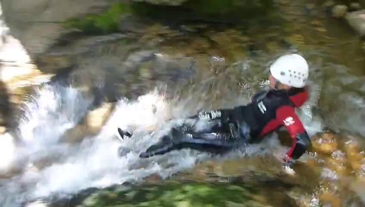 Canyoning en Ardèche dans la Haute Ardèche : toboggan !!!