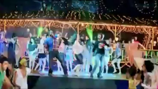 Ale full song _ Golmaal 3 _ Ajay Devgn, Kareena Kapoor 