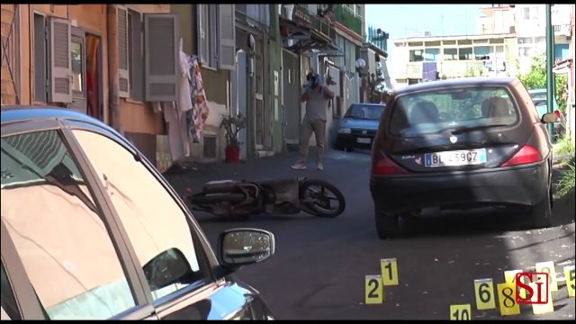 Napoli - Agguato a Pianura, 22enne ferito ad una gamba -live 2- (02.08.13)