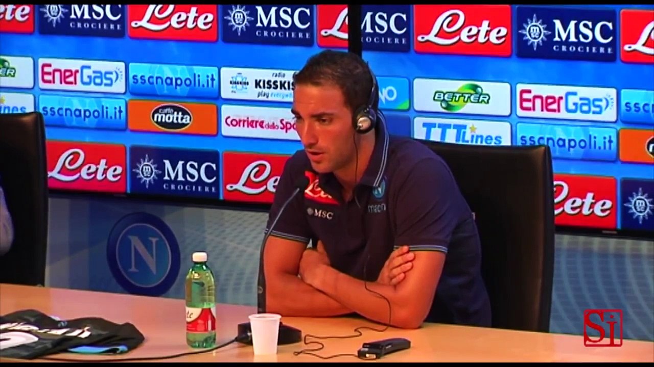 Napoli - La presentazione di Gonzalo Higuain (01.08.13)