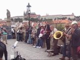 Une minute sur le Pont CHARLES à Prague(par @LOUISOn38039807)