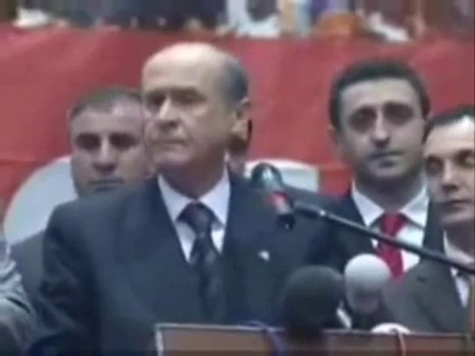 Başbuğ Alparslan TÜRKEŞ, "Bölücü olan başkadır, Kürt başkadır" !!