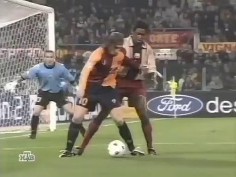 ЛЧ 2011-2012 2-й гр. раунд 4 тур Рома-Барселона (фрагменты)