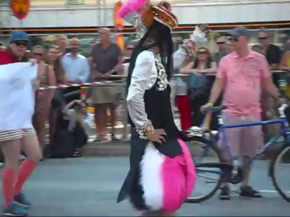 Film på Prideparaden 3 Aug - 13 . Nr 1