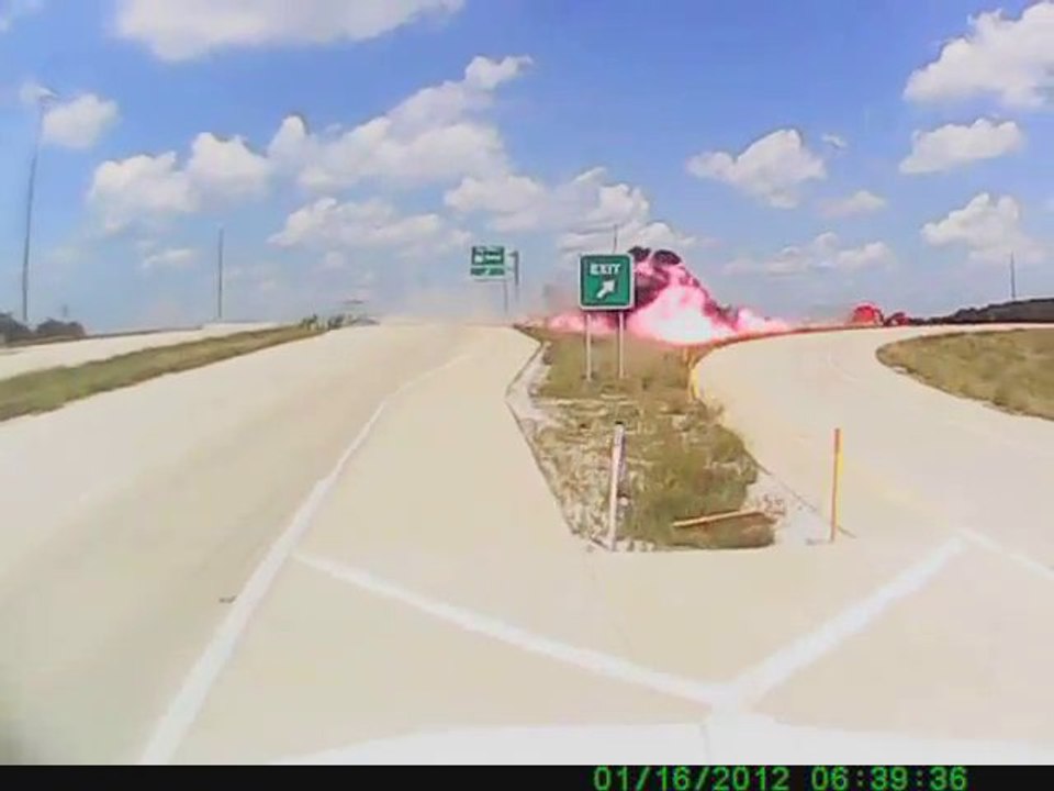 Semi Truck flying and crashing on I74 Greensburg... Impressive truck accident on dash cam!!