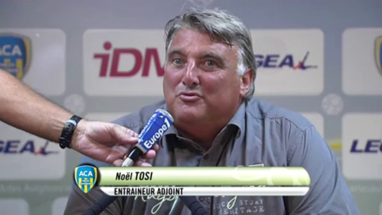 Conférence de presse AC Arles Avignon - Havre AC (2-0) : Franck  DUMAS (ACA) - Erick MOMBAERTS (HAC) - 2013/2014