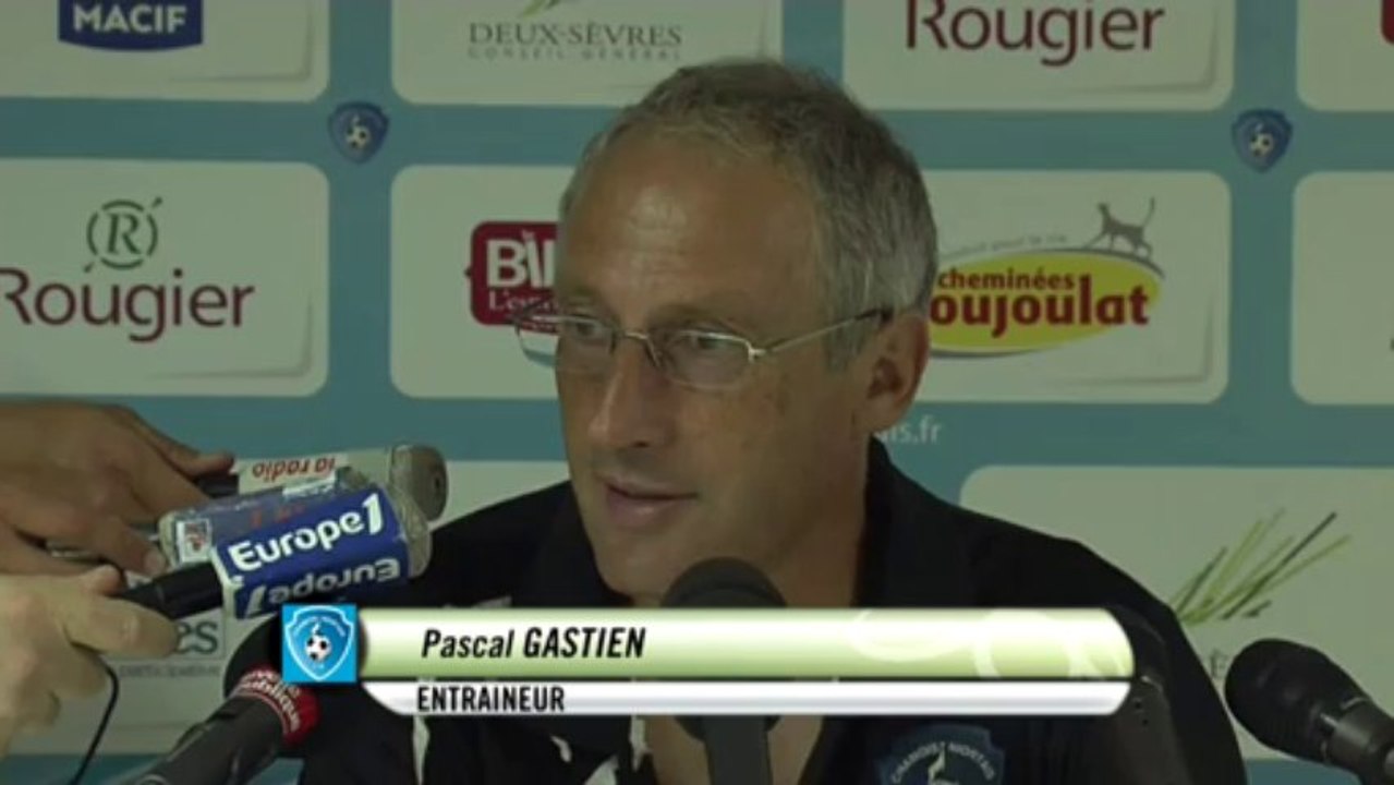 Conférence de presse Chamois Niortais - ESTAC Troyes (1-1) : Pascal GASTIEN (NIORT) - Jean-Marc FURLAN (ESTAC) - 2013/2014