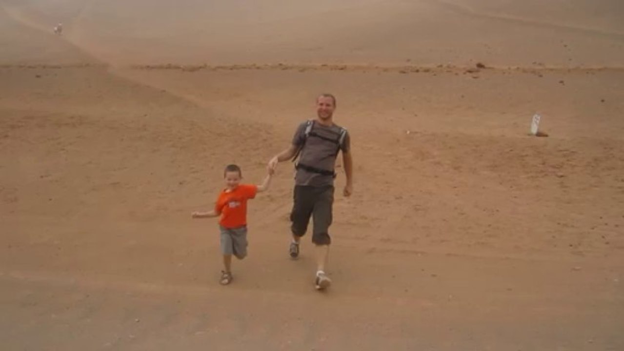2013-07-18 - Turpan, Xinjiang - dans la tempête de sable dans les Montagnes Flamboyantes
