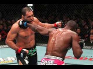 Lyoto Machida vs Phil Davis fight