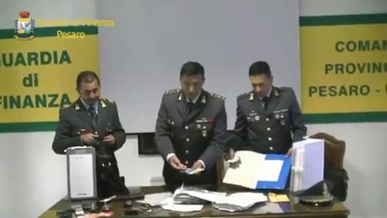 Pesaro - Carte di credito clonate, tre arresti (03.08.13)