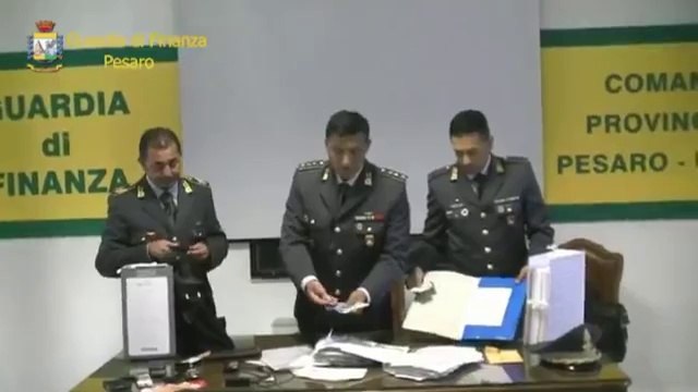 Pesaro - Carte di credito clonate, tre arresti (03.08.13)