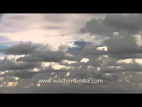Beautiful Time-lapse of Clouds passing over the United States