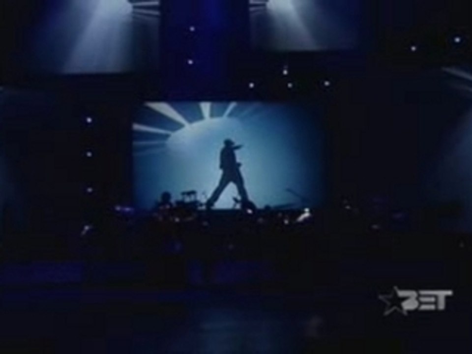 Usher-U Remind Me (Live)