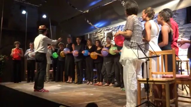 Le final, en ballons, des Rencontres musicales de Haute-Provence