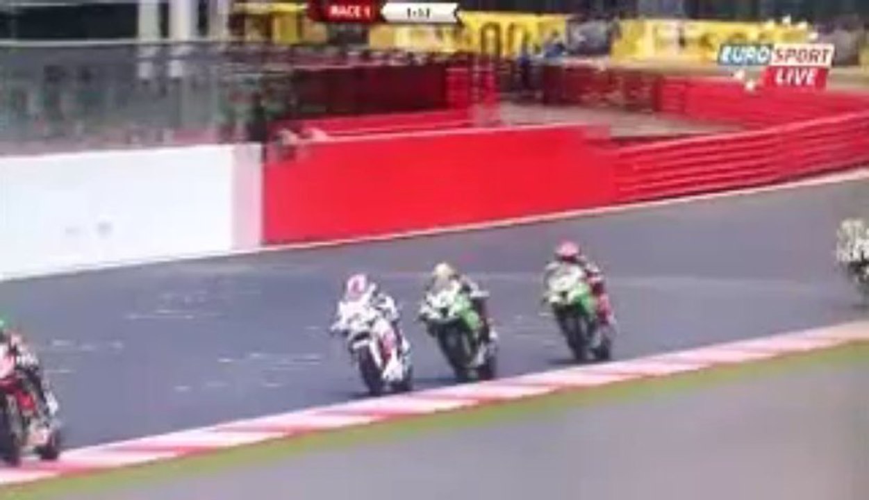 04-08-2013 - Silverstone Superbike Start