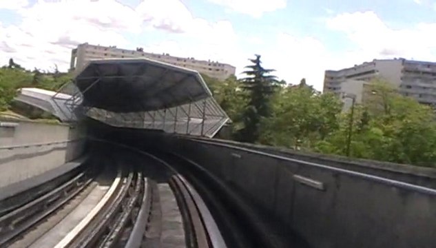 VAL206 rénové : Voyage entre les stations Basso Cambo et Bellefontaine sur la ligne A du métro de Toulouse