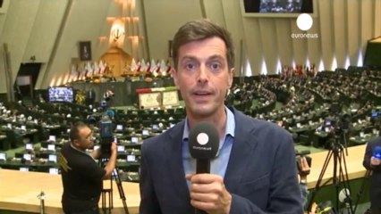 Hassan Rohani prête serment devant le Parlement iranien
