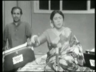 IQBAL BANO live - MUDDAT HOYI HAY YAAR KO