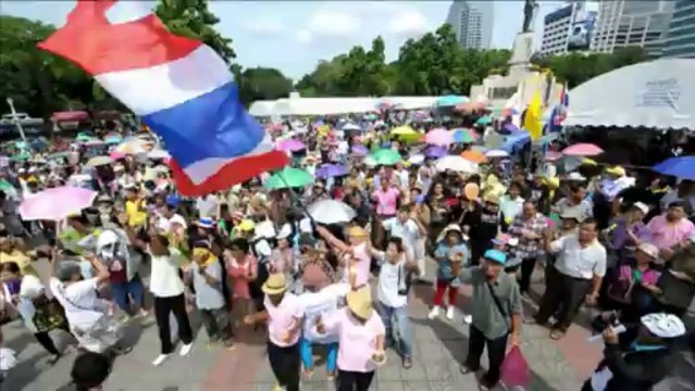 Anti-government protesters gather in Bangkok