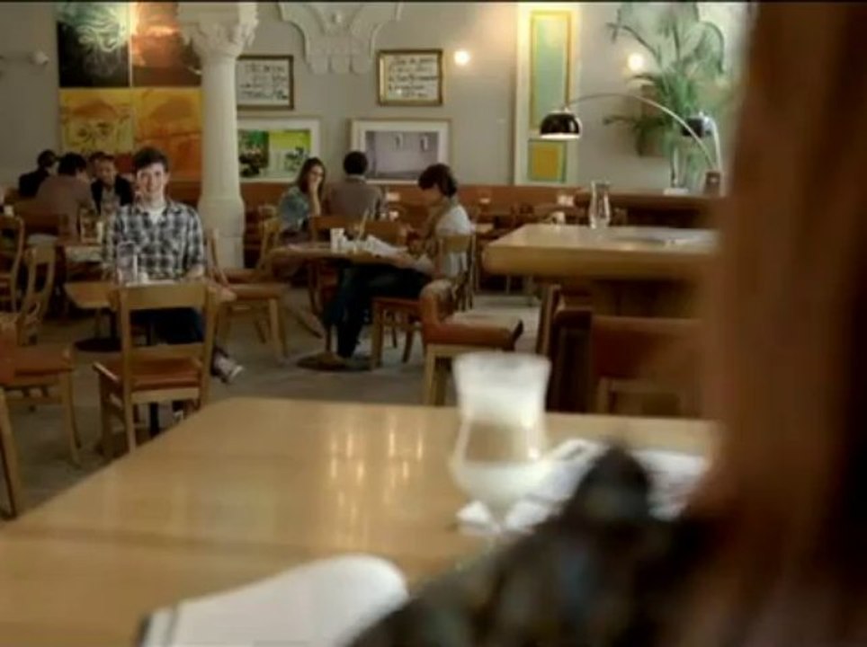 spot TV Delfin - Shy Guy