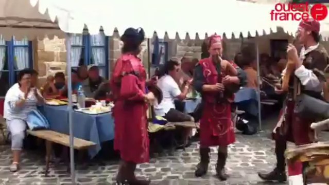 Compagnie Gueule de Loup - Animation du midi aux Médiévales