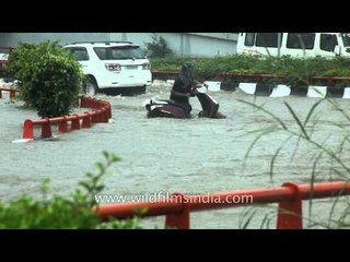 It's raining and Delhi's going under!