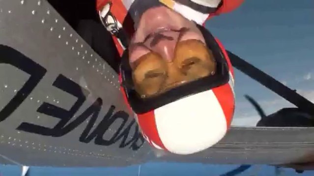 PARACHUTISME - CHAMPIONNATS DU MONDE DUBAI 2012 : Freefly - France 1 saut libre 6