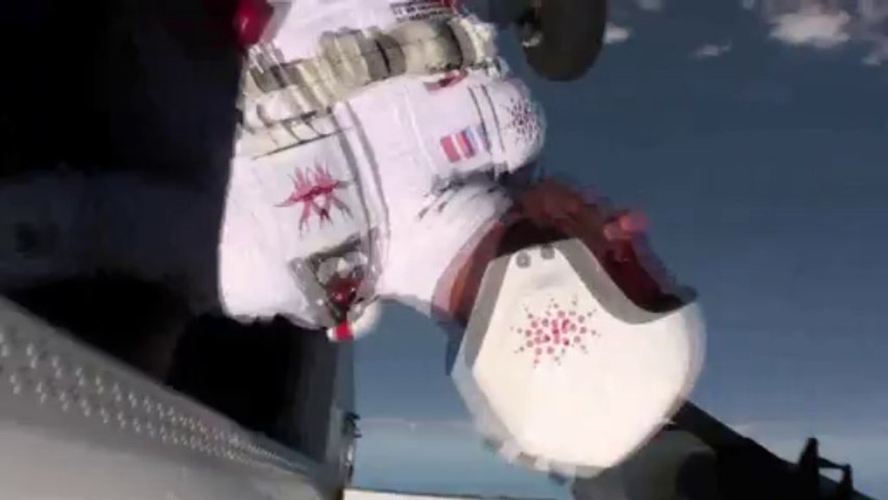 PARACHUTISME - CHAMPIONNATS DU MONDE DUBAI 2012 : Freefly - "France 2 - Saut 3"