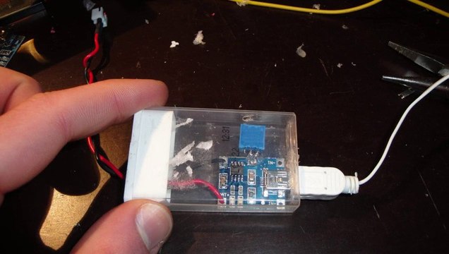 Fabrication d'un chargeur de batteries au lithium polymère 3.7V - Tuto