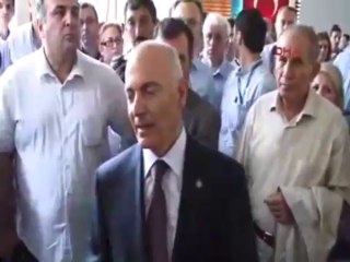 www.GundemRize.com   -  Rize Rektörü Prof. Dr. Arif Yılmaz İstifasında Duygulu Alnlar Yaşadı.