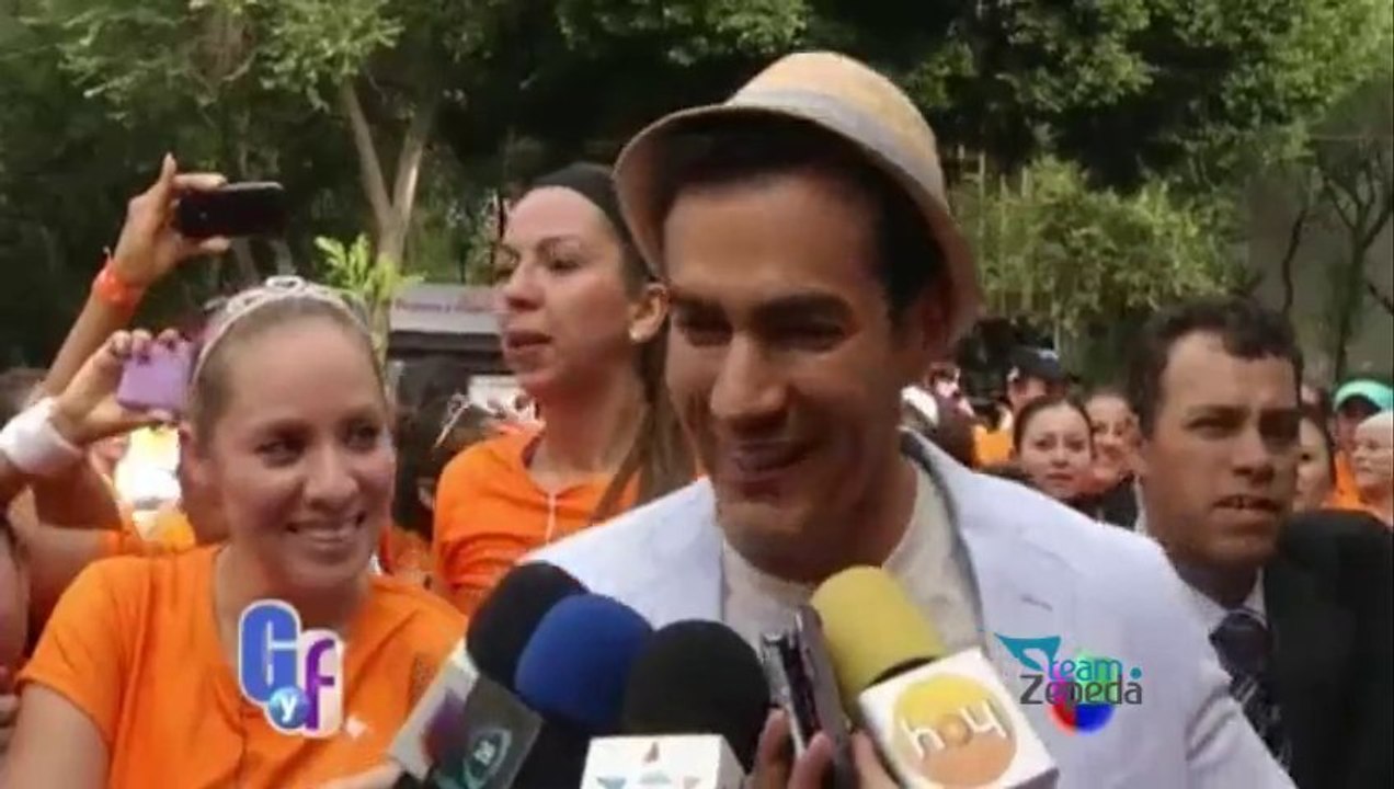 David Zepeda @davidzepeda1 feliz y afortunado por el recibimiento de su disco || EGYF