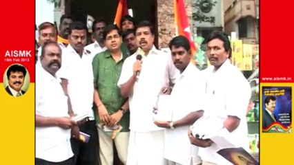 AISMK Anti-FDI protest booklet distribution to public