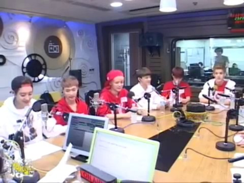 13_7_2013 EXO - intro animal sound imitation @ younha starry night