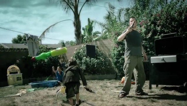 Pub Durex- Protect Yourself - Une des pub les plus drôle!